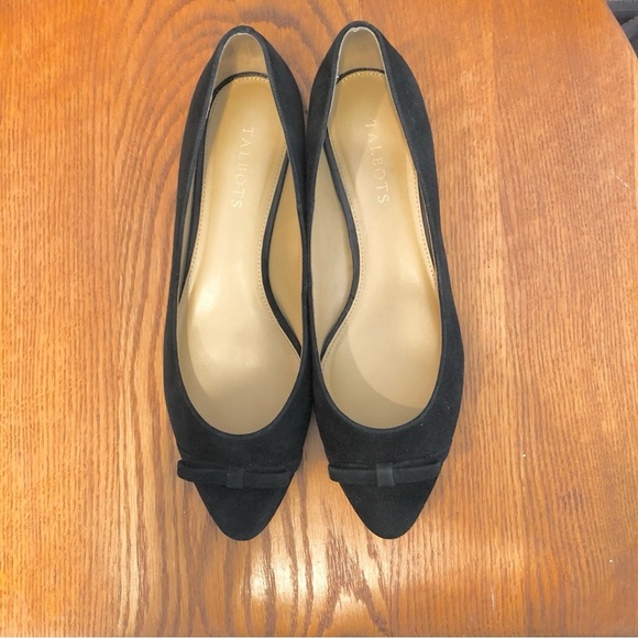 🌈 6/$60, Talbots Edison Black Suede Bow Vamp Point Toe Flat, Size 9.5 - Picture 11 of 11